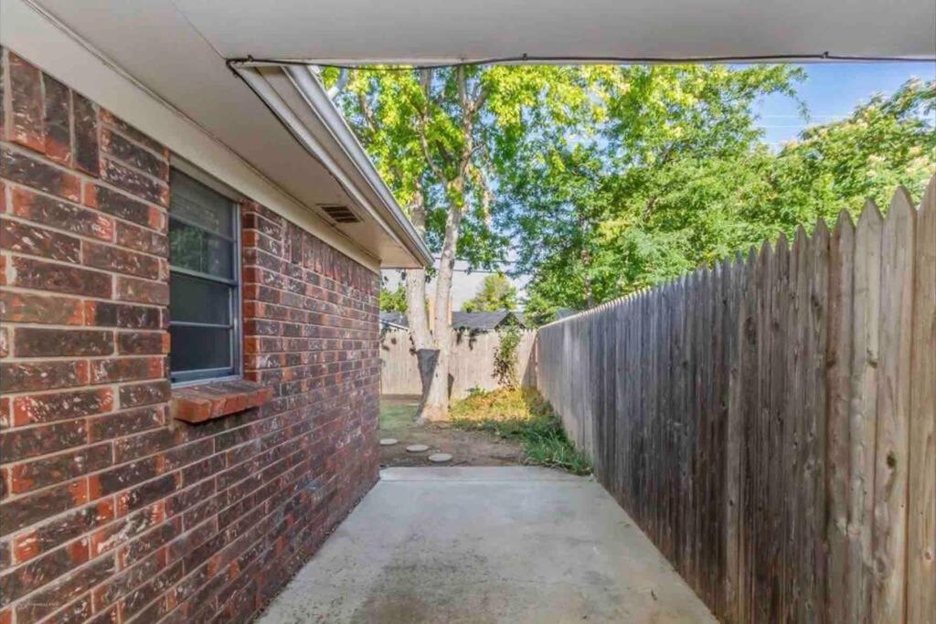 Large Open Space For Family Fun! Amarillo Luaran gambar